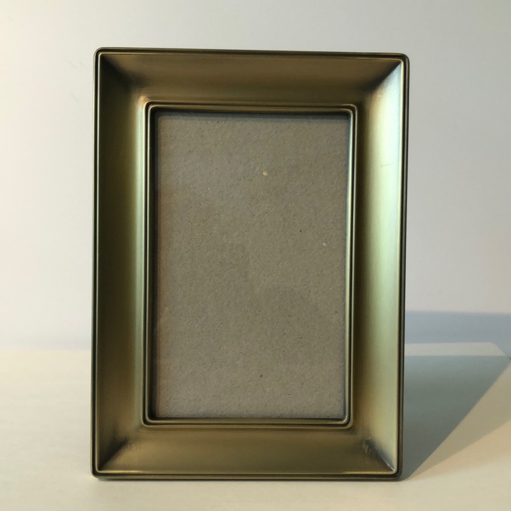Antique gold picture frame 4 x 6